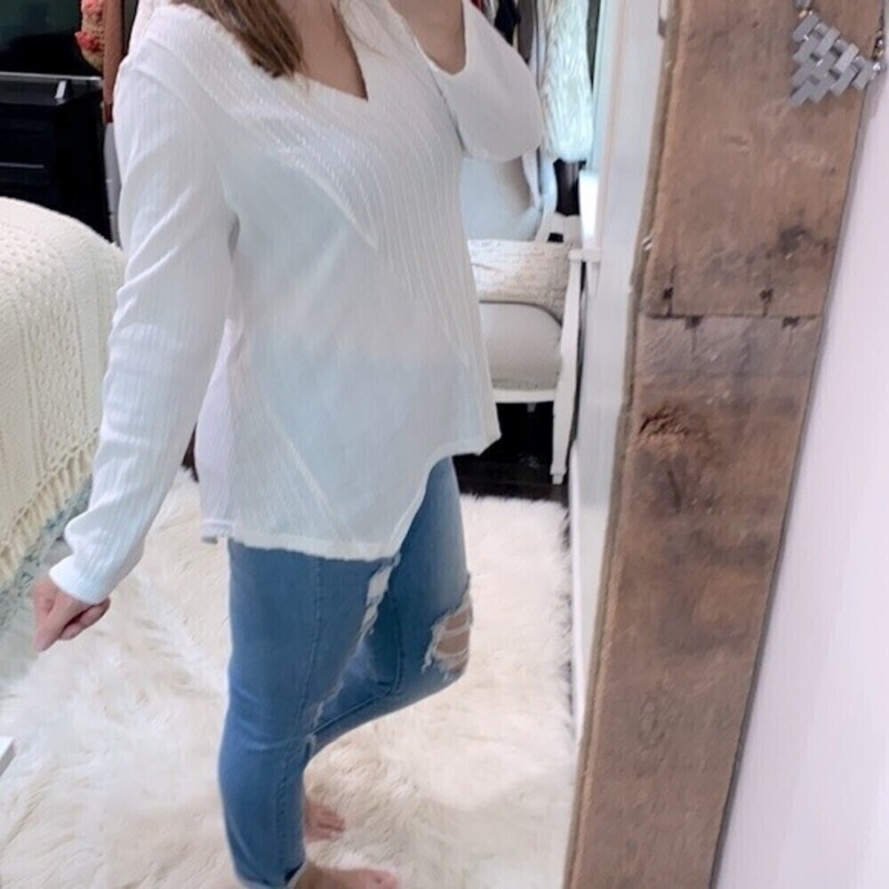 Noracora white top size large - Picture 3 of 7